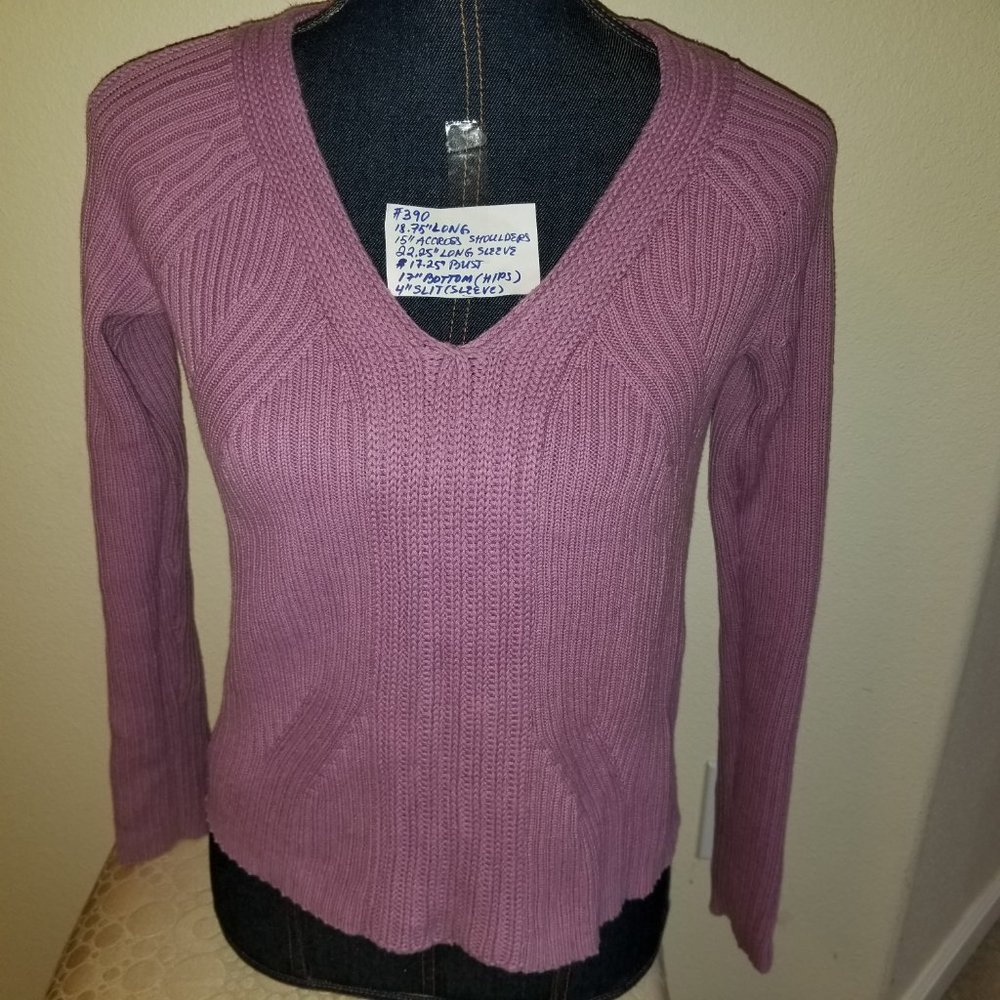#390 Preowned A-Line M Ribbed Cotton Vneck Sweater